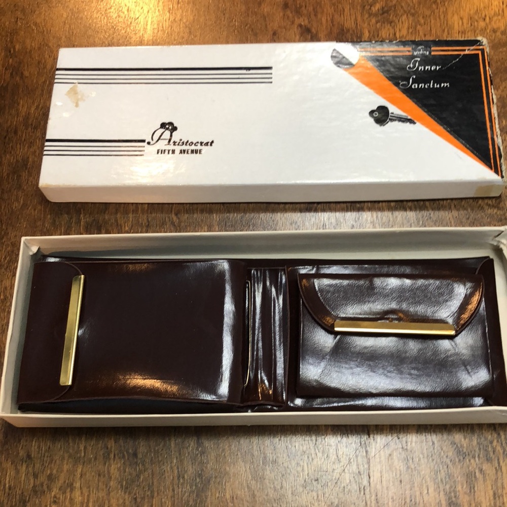 Authentic vintage ARISTOCRAT fifth Avenue brown wallet‎